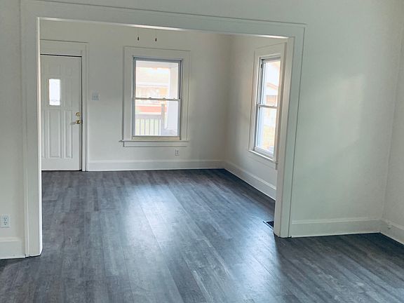 5th image of 305 N East St