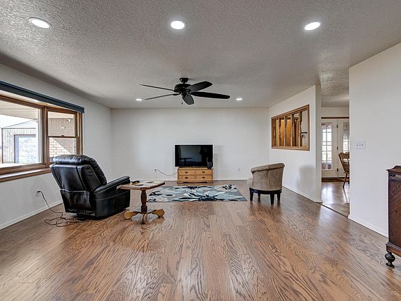 3rd image of 2119 E Fir Road