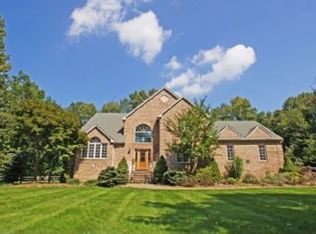 8 Woodfield Rd, Green Township, NJ 07821