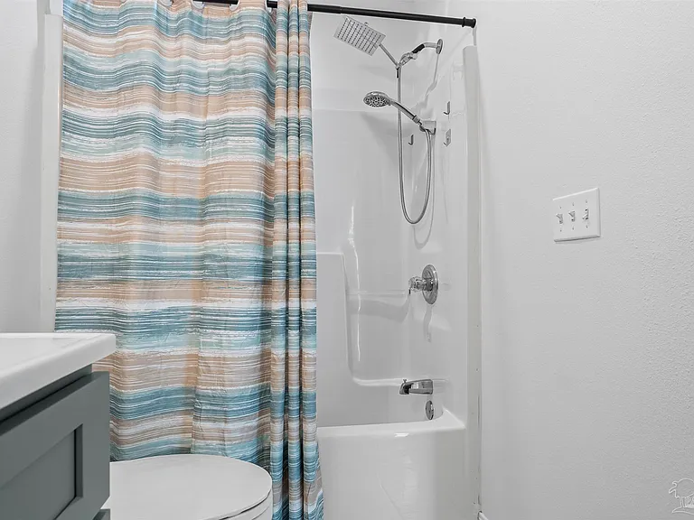 1356 Redwood Ln — Photo 10