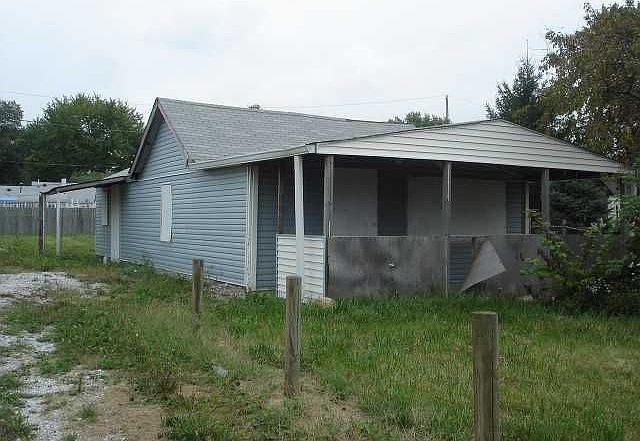 1121 S Sherman