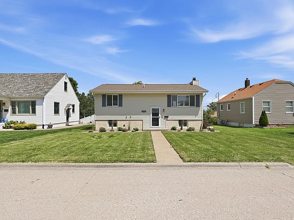 2nd image of 2930 Cody St