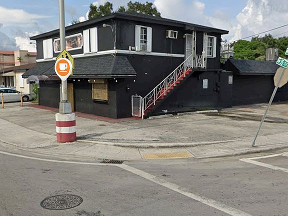 5th image of 3498 NW 32nd Ave
