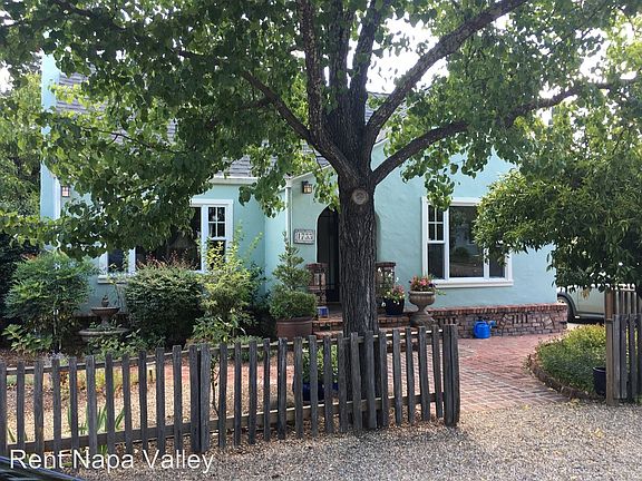 2nd image of 1733 Hillview Pl