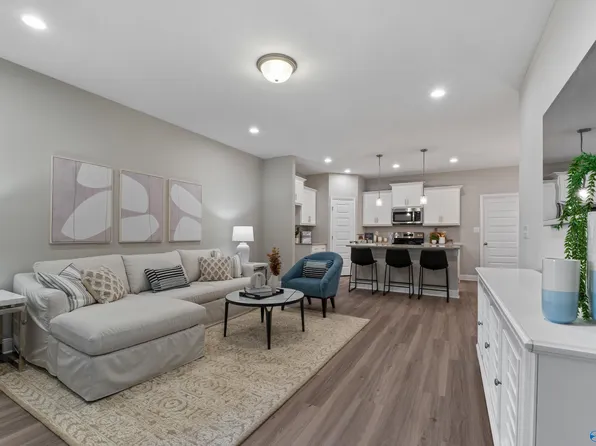 426 Ronnie Dr SE, Decatur, AL 35603