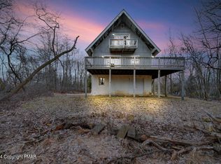 1130 Horizon Dr, Long Pond, PA 18334