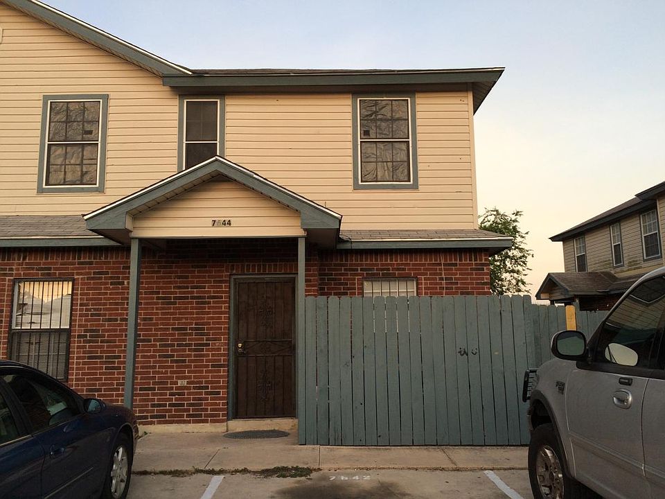 1st image of 7642 Windsor Oaks