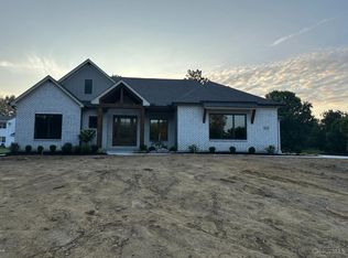 9558 Union Cemetery Rd, Loveland, OH 45140