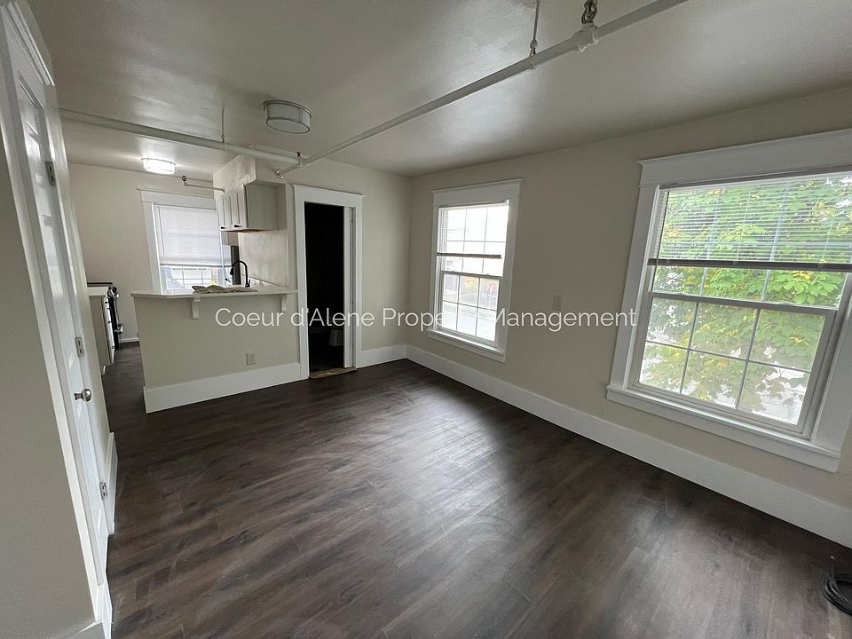 2nd image of 702 N 3rd St APT 4