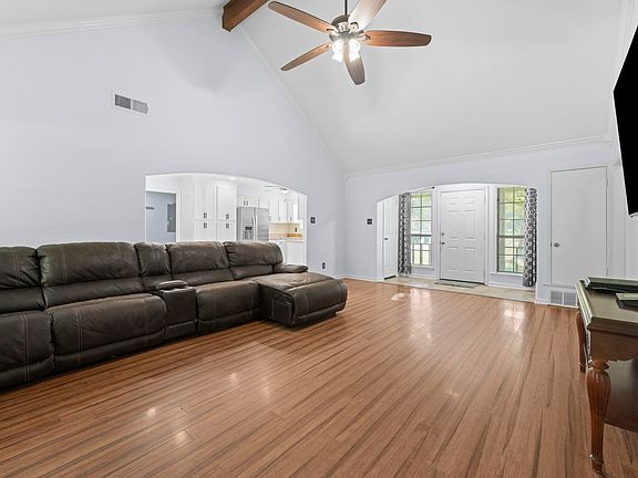 4th image of 129 Quail Hollow Dr