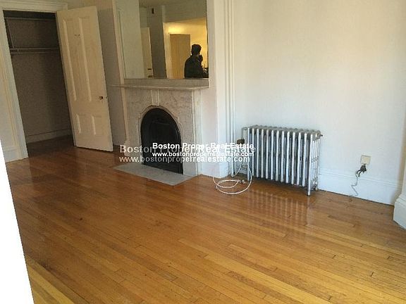 2nd image of 9 Marlborough St #142