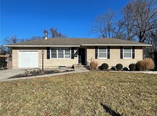 602 SE 4th Ter, Lees Summit, MO 64063