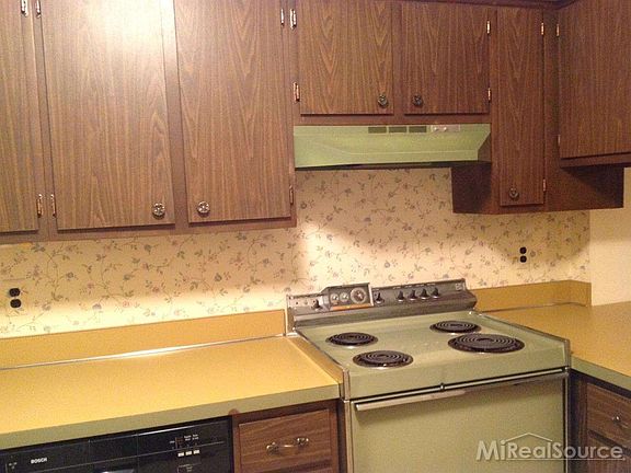5th image of 743 Kirts Blvd #B2-1