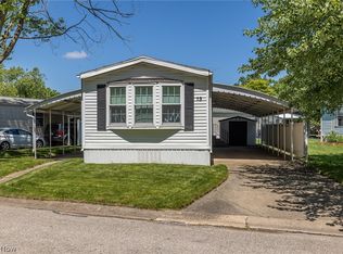 13 Brightwood Dr, Olmsted Falls, OH 44138