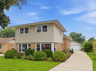 1451 Suffolk Ave, Westchester, IL 60154
