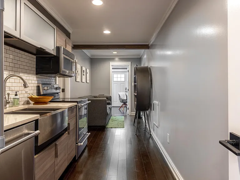 115 E Bishop St #1 — Photo 1