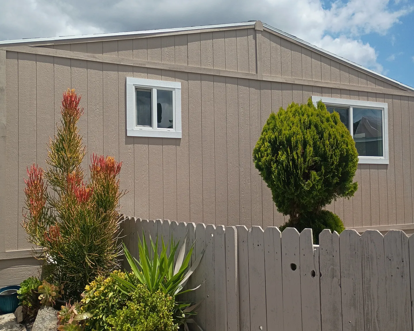 3 bed, $1,400 — Photo 1