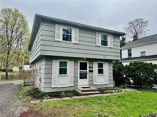 214 E Spruce St Photo 1