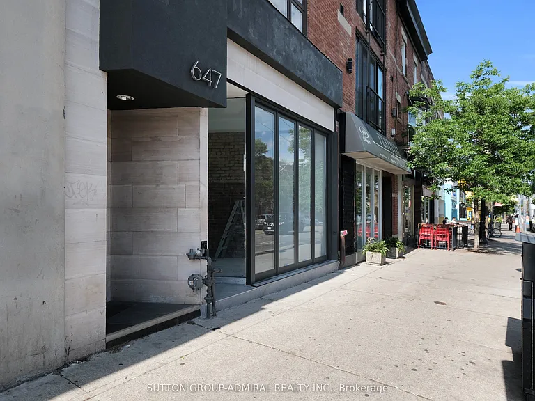 647 College St #101 — Photo 2