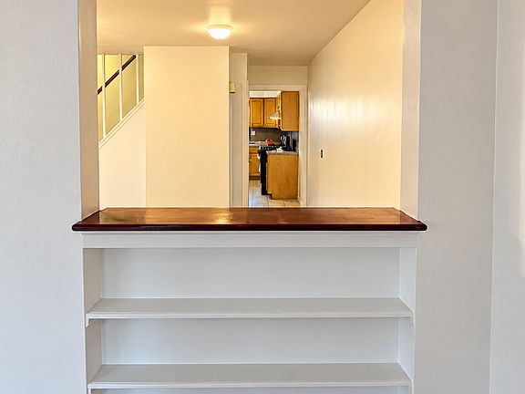 5th image of 296 Rudyard St