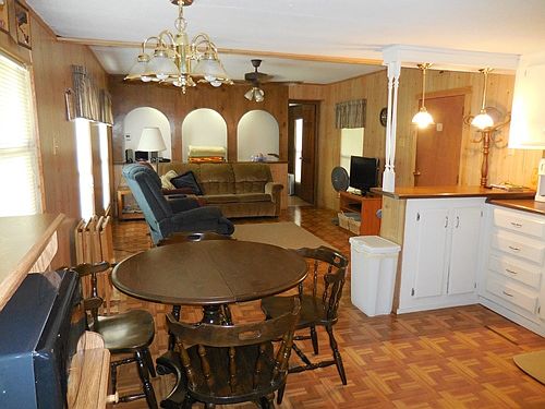 4th image of 370 Persimmon Dr