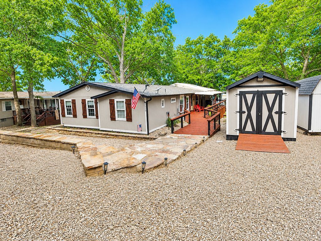 9110 Rosewood Cir - Property Image