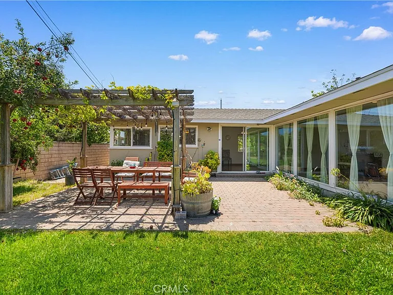 1033 S Isabella Ave — Photo 40