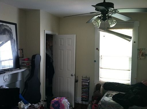 4th image of 1016 W Clay St #B