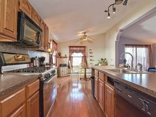 48 Arcadia St, Revere, MA 02151
