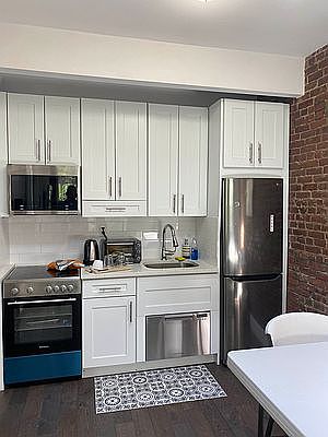 3rd image of 57 W 76th St APT 11