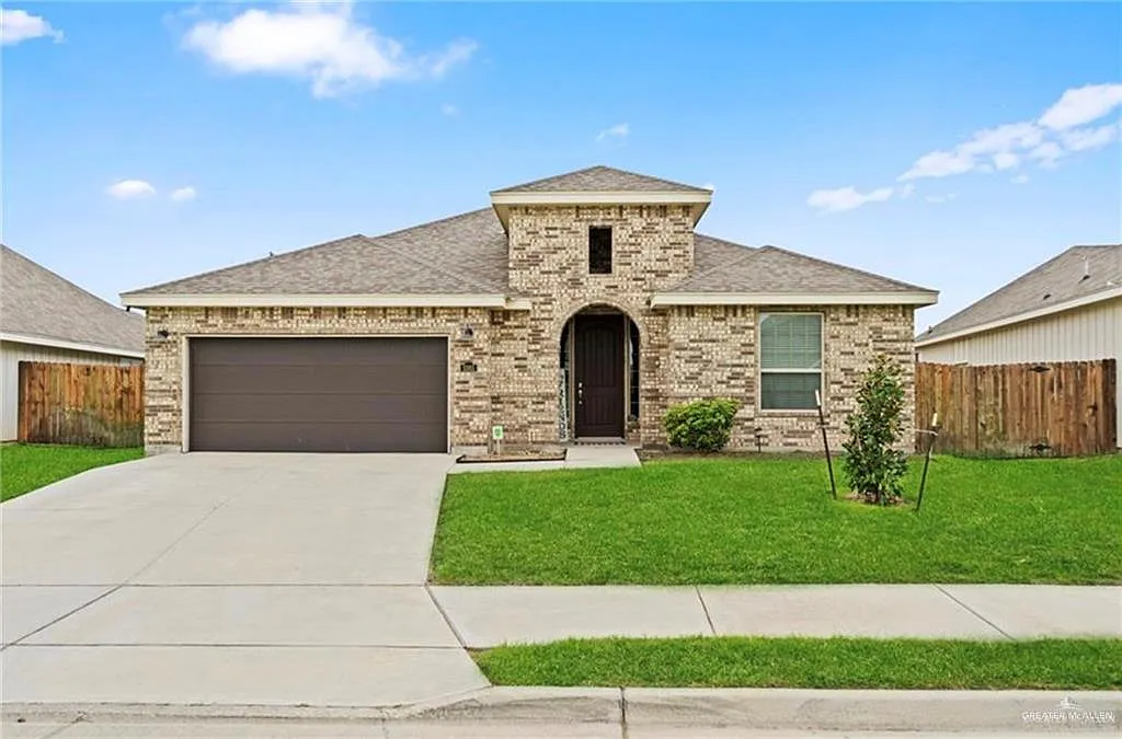 3 bed, 2.5 bath, 2110 sqft, $2,500 — Photo 1
