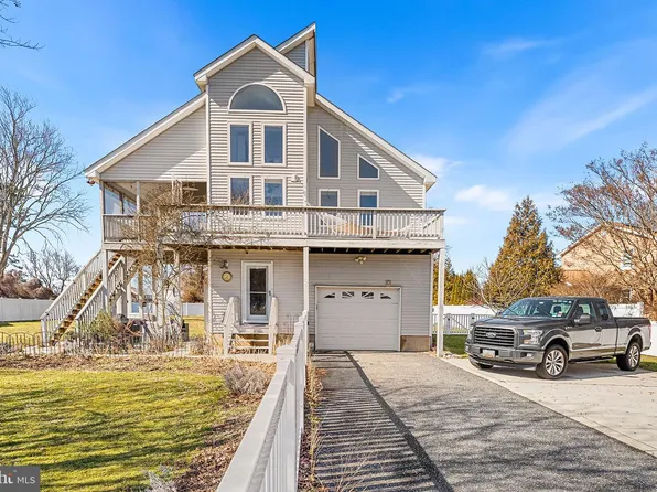 6301 Knoll Hill Dr, Berlin, MD 21811