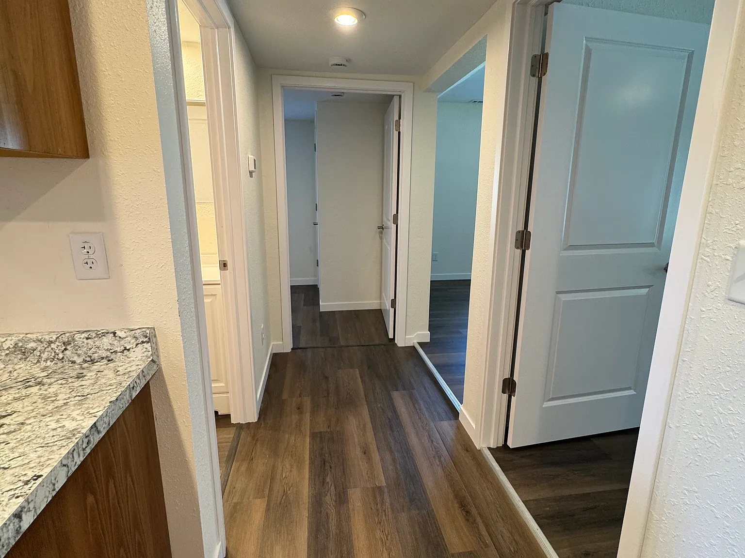 2 bed, 772 sqft, $950 — Photo 3