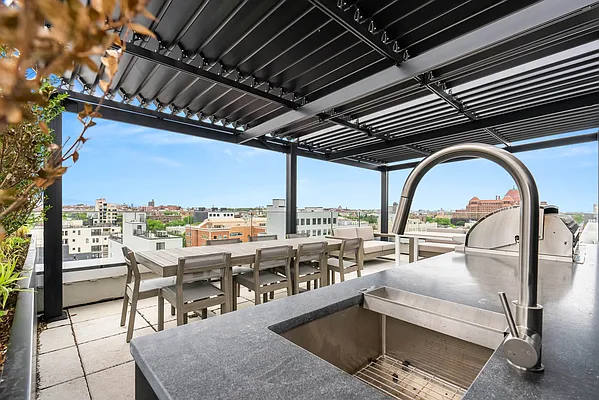 Rented by EXR | media 32