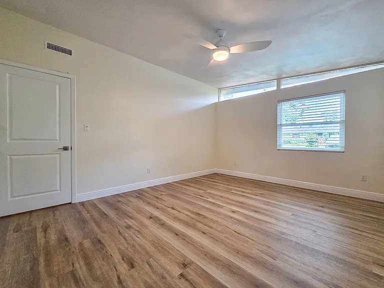 3702 NW 22nd Pl — Photo 20