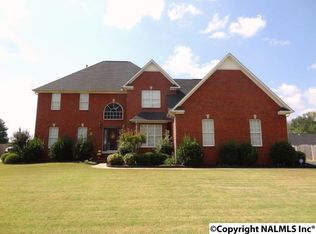 1113 Ridgecrest Ln NE, Hartselle, AL 35640