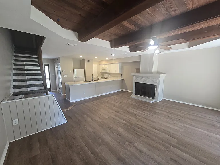 1586 Three Lantern Ln — Photo 4
