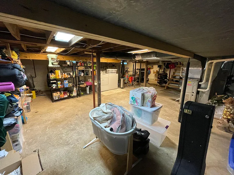 327 W Davis St — Photo 25