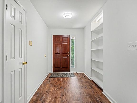 3rd image of 431 Georgetown Rd