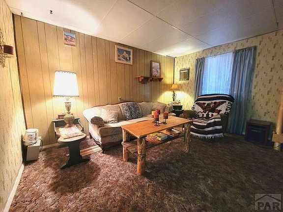 2nd image of 613 Salazar St