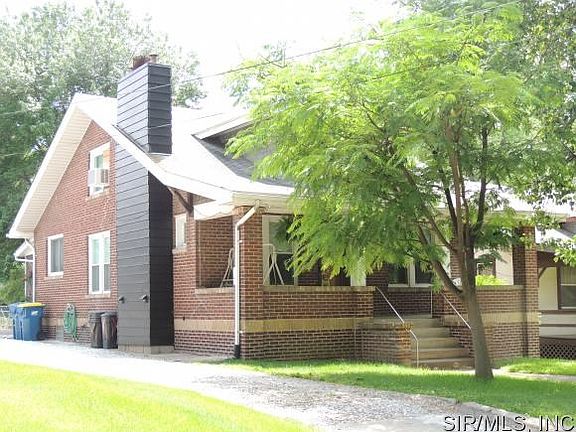 GREAT CURB APPEAL