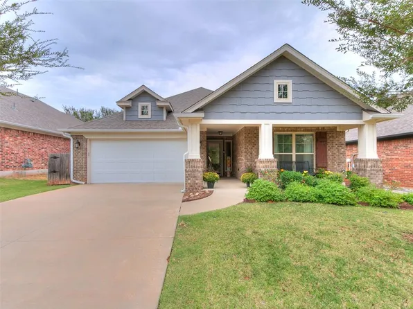 6 Carat Dr, Yukon, OK 73099