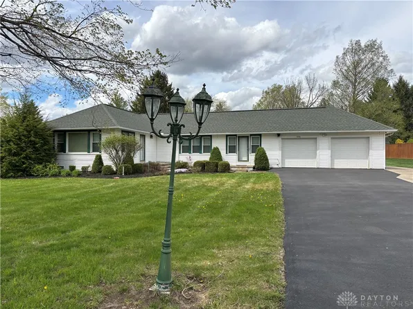 3058 Stardust Dr, Dayton, OH 45432
