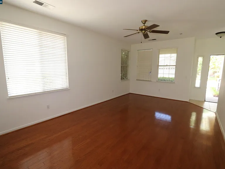 567 Quindell Way — Photo 7