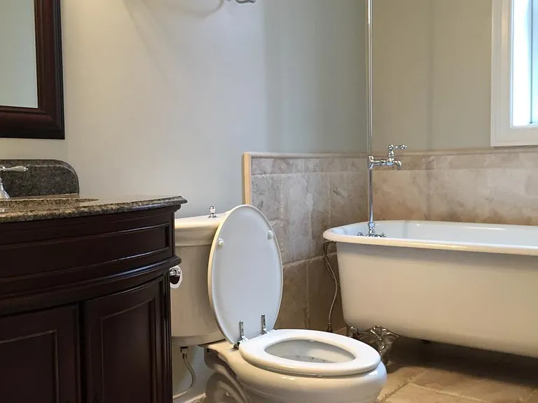 2nd Floor bath