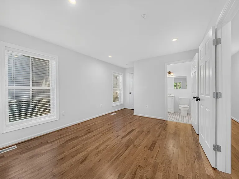 3214 Dubois Pl SE #1 — Photo 9
