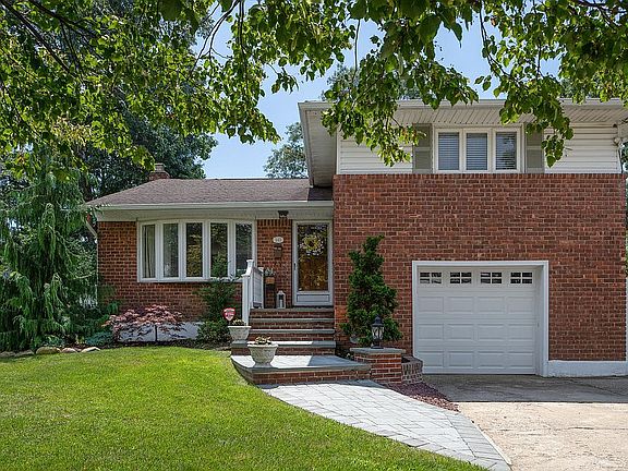 3rd image of 242 Harmony Dr