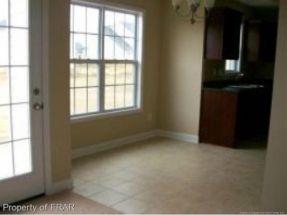 5th image of 185 Collinwood Dr