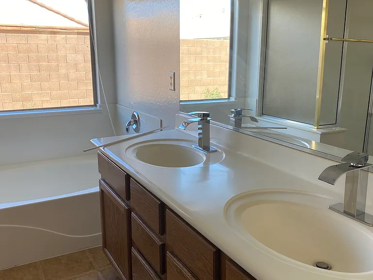 9124 W Heber Rd — Photo 3