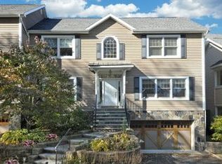 60 Spring St APT 3, Greenwich, CT 06830